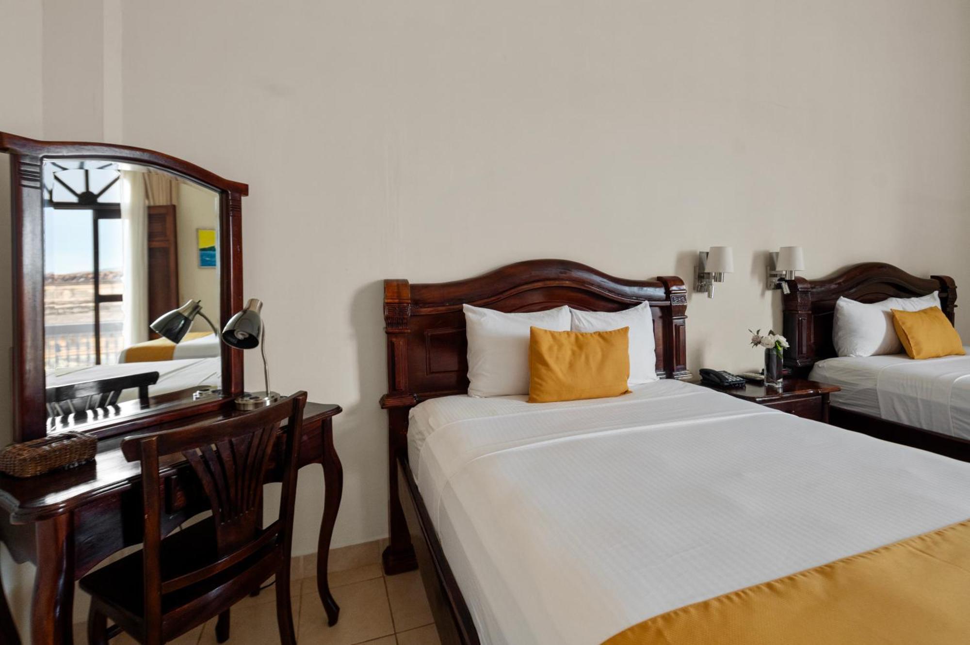 Hotel Real La Merced Гранада Экстерьер фото